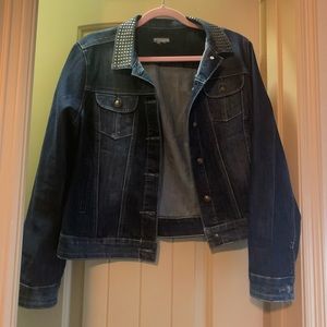 Jean Jacket with collar details
